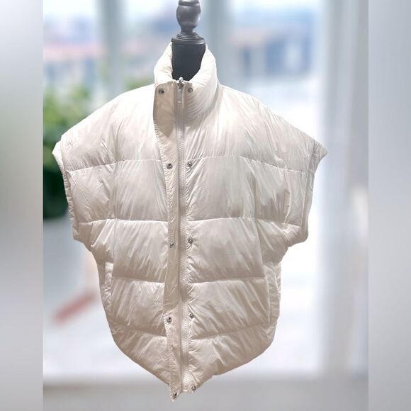 🔥 UGG Reversible Winter Snow Insulated Oversized Puffer Vest Size L - Picture 2 of 16